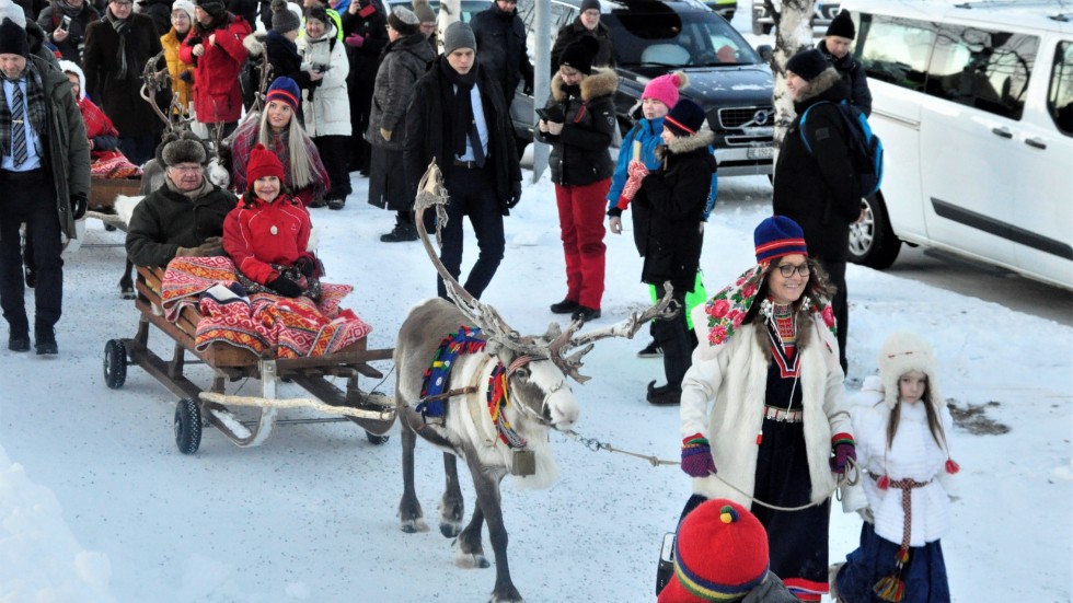 Kungen och Silvia var två av flera dragplåster under årets upplaga av Jokkmokks vintermarknad.