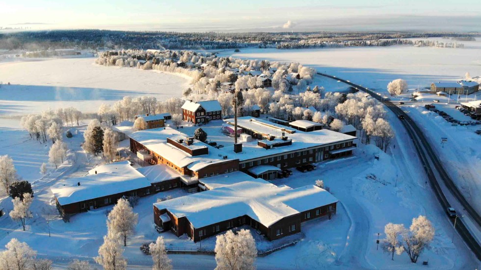 Den berusade mannen kördes av räddningstjänsten till hälsocentralen i väntan på polis. 