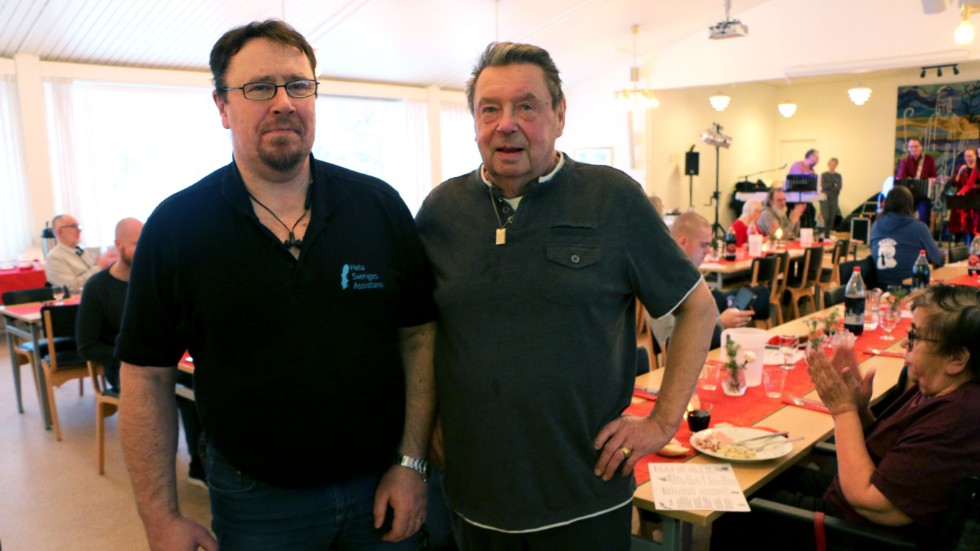 Ture Isaksson, ordförande för Länkarna i Piteå och Olov Stoor, engagerad medlem, var glada över att kunna ordna "Öppen jul" för 42:e året.