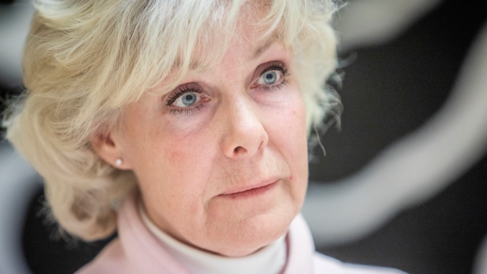 "Utifrån mitt perspektiv, med den information som jag har, så säger jag nej." Så har Rosita Sundh, huvudskyddsombud för SACO, tidigare svarat på frågan om chefen kan vara kvar.