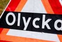 Trafikolycka: Personbil i diket