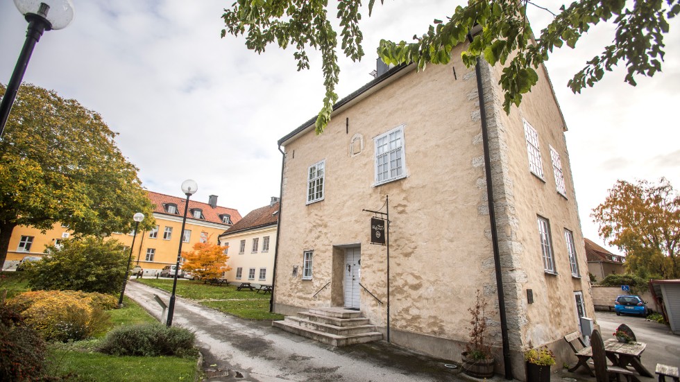 Byggnadens äldsta del är från 1100-talet och huset ägs av Statens fastighetsverk.