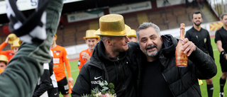 Sportchefen stannar i två år till 