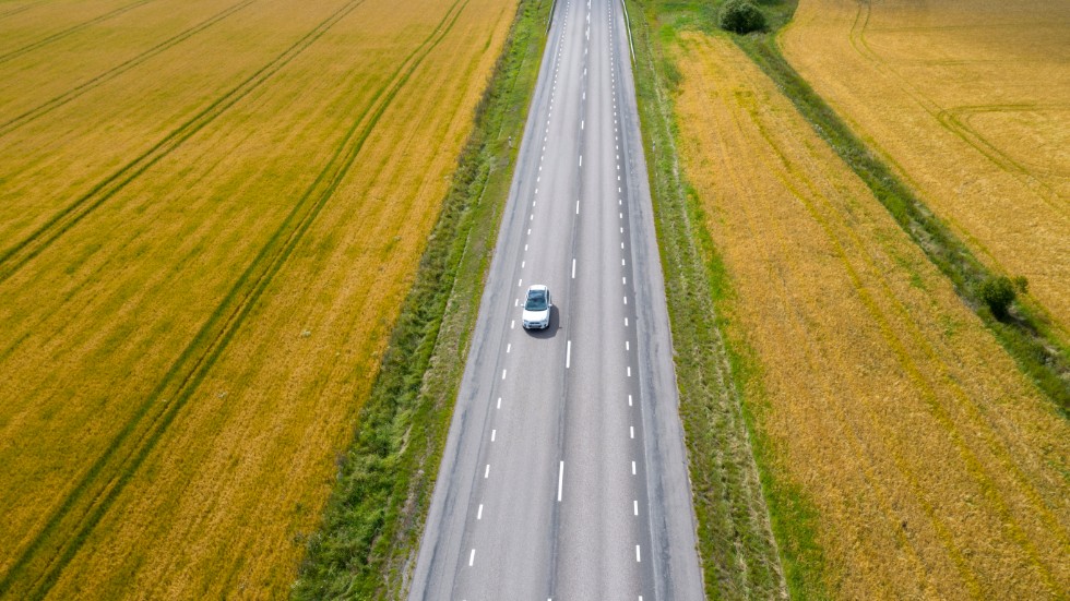 64 procent av svenskarna anser sig vara helt eller delvis beroende av bilen för att få vardagen att fungera.