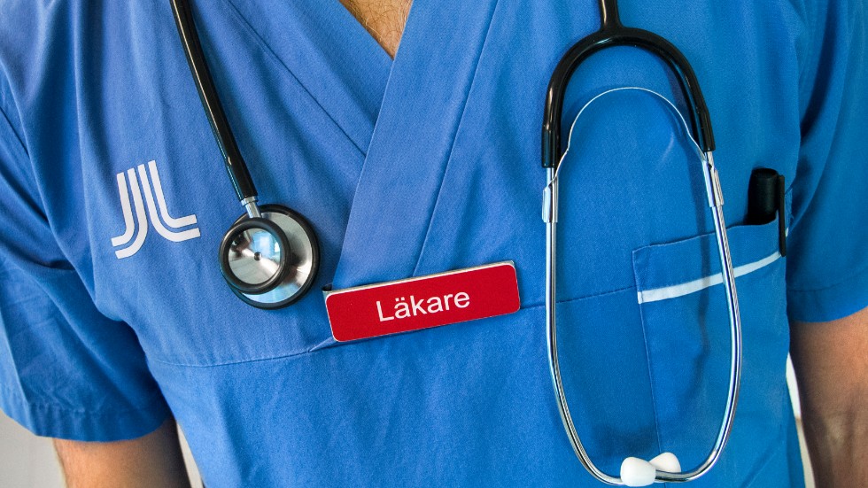 Medarbetarna vittnar om en ohållbar situation där varje dag är en kamp, skriver debattörerna.