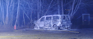 Bilen blev totalt utbränd efter branden