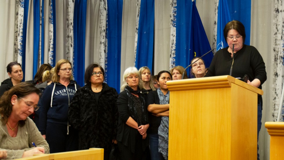 Flera anställda på Strömsborg närvarade på måndagens kommunfullmäktige.