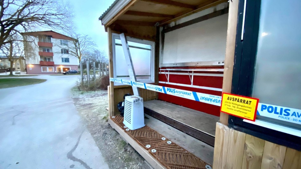 Gatuköket totalförstördes i branden. Händelsen rubriceras i nuläget som mordbrand.