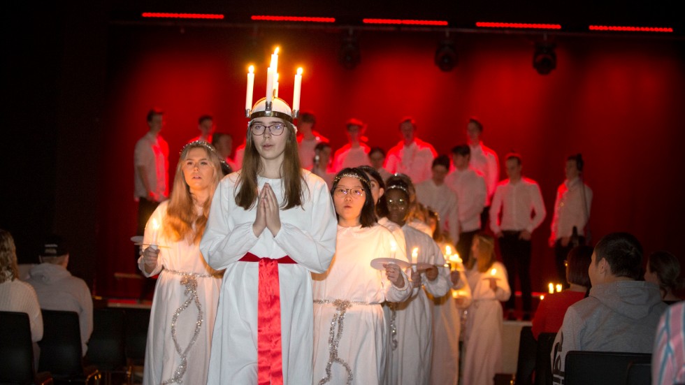 För eleven Anna Grönlund, ES2b, var det premiär som lucia på Strömbackaskolan.