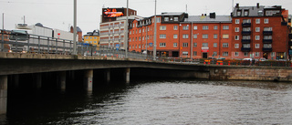 Vägarbete stänger flera filer på centrala bron