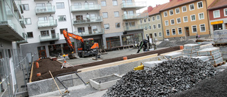 Hopp om färdigt torg till julhandeln