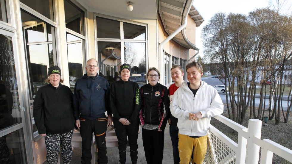 Det var glada miner när PT träffade Susanne Andersson, Urban Landström, Johanna Nilsson, Alida Hellgren, Jakob Gyllenbåga och Oskar Gyllenbåga i höstas. Nu väntar besvikelse efter att tävlingen ställs in.