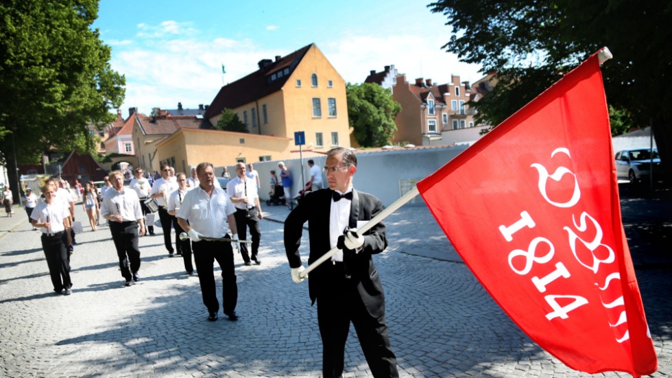 DBW bildades 1814 i Visby. Sällskapet stödjer bland annat humanitär och kulturell verksamhet samt friluftsliv.