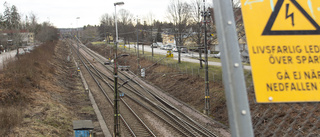 Kommunen svarade inte om bullerplank