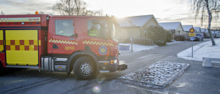 En till sjukhus efter brand i villakök