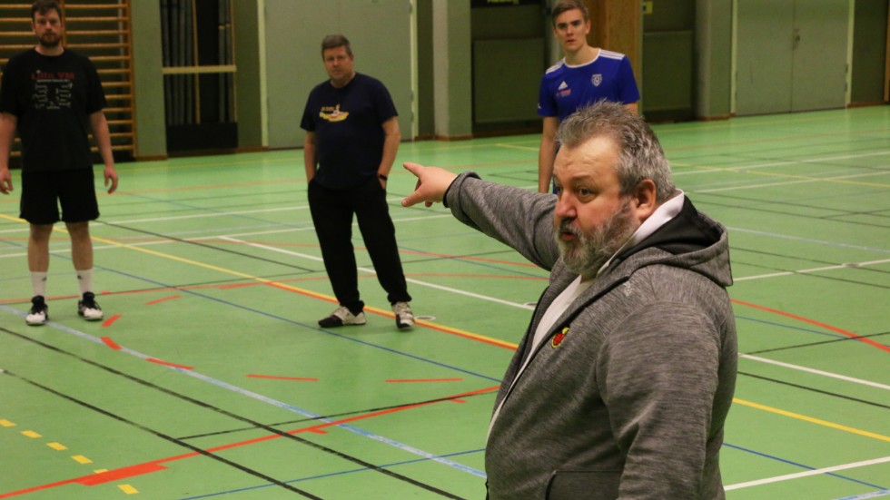 Lasse Johansson är ny tränare i Öjebyn. Redan i andra matchen kom en efterlängtad seger. (Arkivbild)