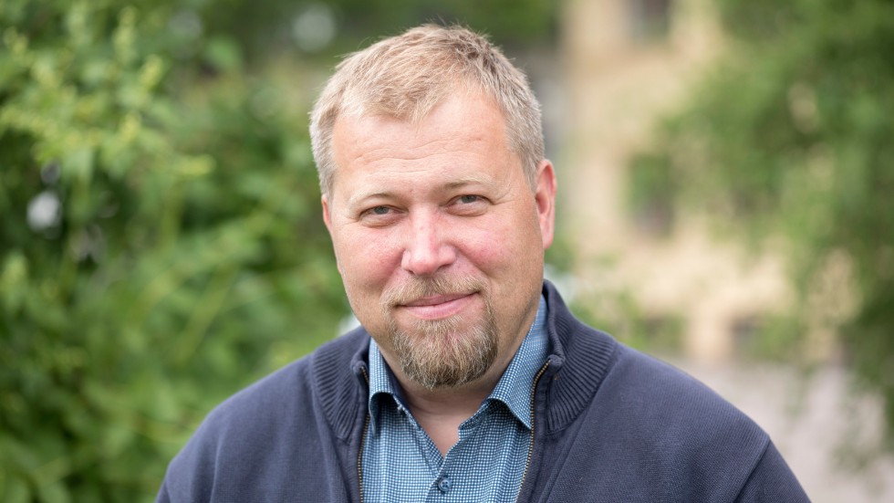 Olle Lundin, expert på kommunallagen, riktar hård kritik mot kommunens agerande. 