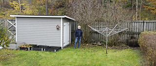 Bortglömd mark kring bullerplank förvirrar