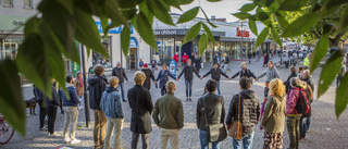 De höjde sina röster i en tyst cirkel