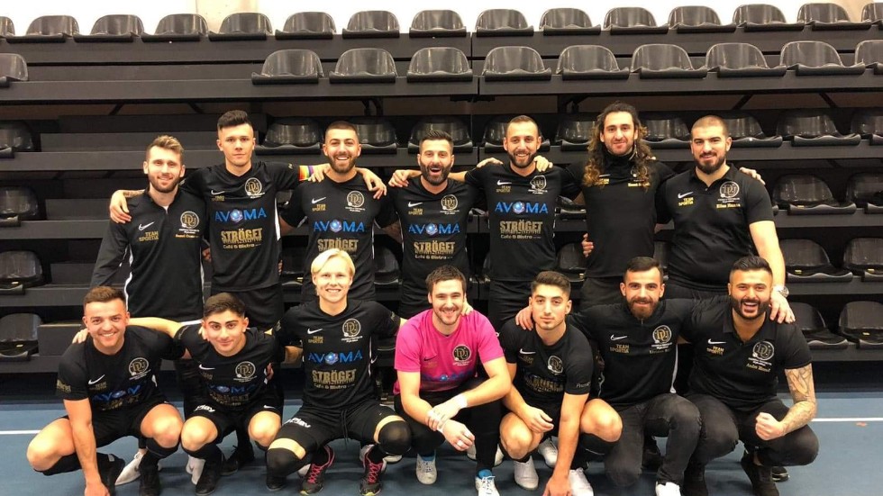 Dribbla Uniteds silverhjältar efter den fina insatsen i Icacupen i Norrköping. I en jämn final vann Ektorp B med 2-0. Motalalaget gjorde annars en strålande insats i turneringen. Nu väntar division 2-spel igen i veckan.