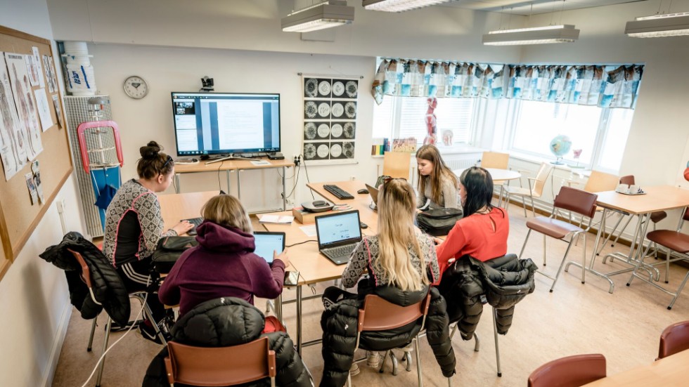 Tack vare digitaliseringen kan vi ge elever på lands- och glesbygden en kvalitativ fjärrundervisning, skriver Fredrik Christensson (C) med flera.