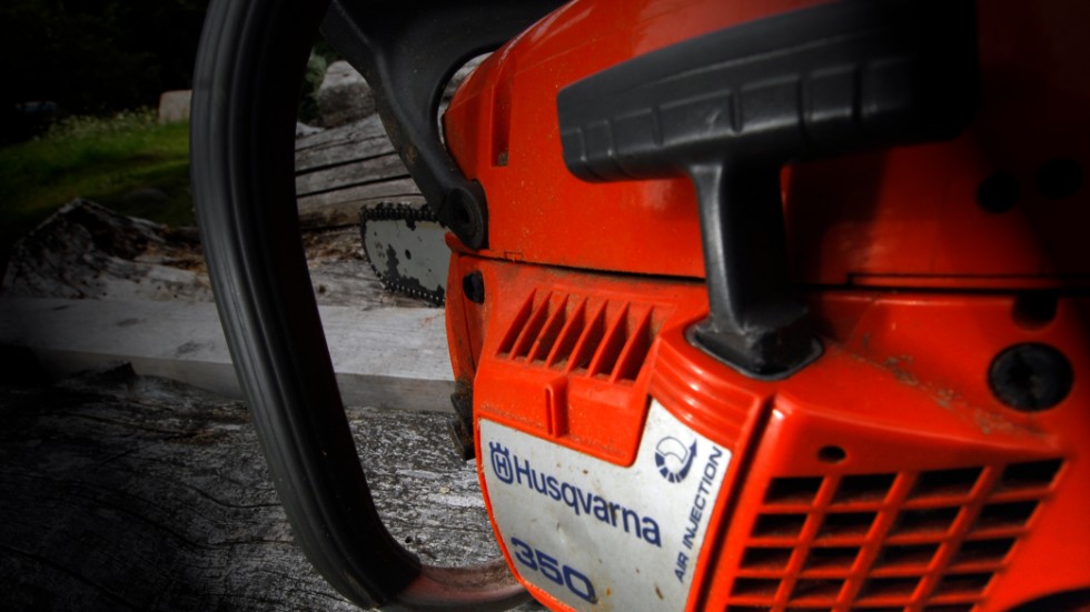 Motorsågar har stulits ur förråd i Österunda.