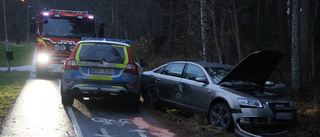 Biljakt slutade i prejning på cykelväg