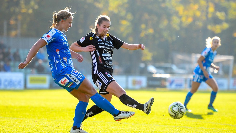 Elin Bergkvist, här i den blåa Kalmar-tröjan i en match mot Piteå IF, är klar för Brommapojkarna kommande säsong. (Arkivbild)