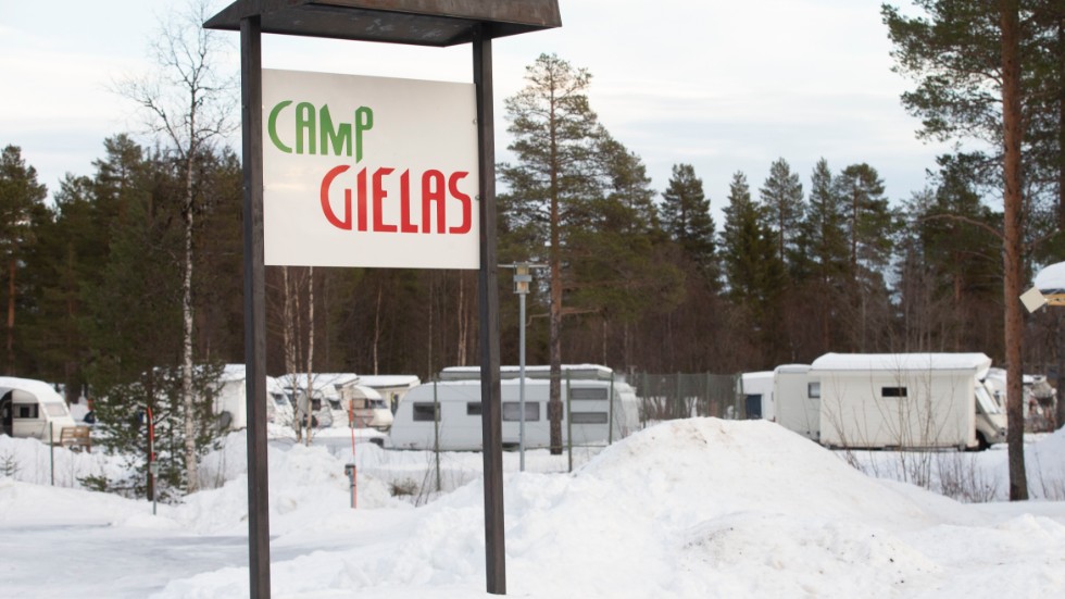 Det finns en investeringsskuld och ett stort behov av att renovera Camp Gielas, menar Kristofer Lundström. Han tycker dessutom att campingen inte ska vara en kommunal verksamhet.