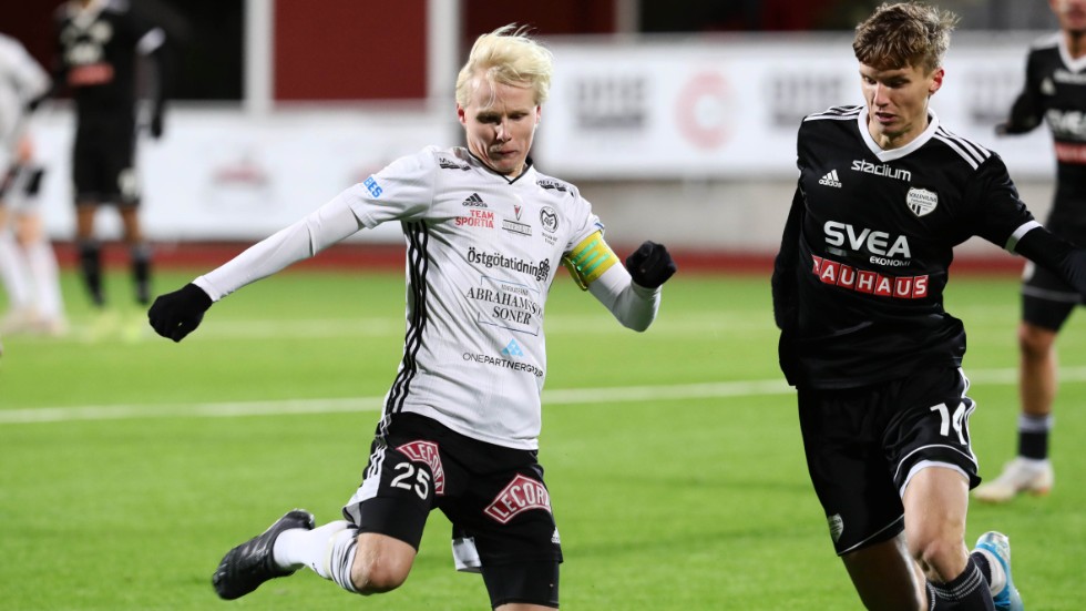Lagkaptenen Simon Karlsson räknar med att bli kvar i Motala AIF och följa med sitt lag till ettan. "Jag kanske skriver på redan i kväll efter träningen", säger han.