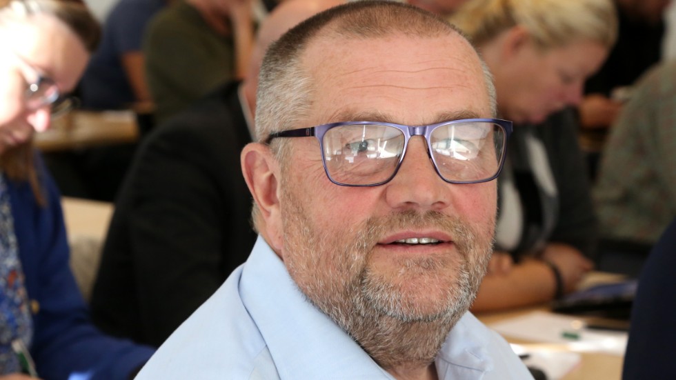 Roger Wärn backar om vinstkravet inför bolagsstämman. 