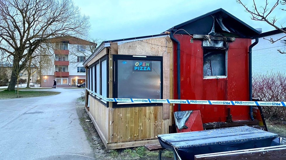 Polisen har spärrat av.