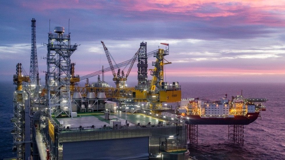 Johan Sverdrup i Nordsjön är Norges senaste oljeplattform, och den tredje största. Men man vill utvidga sin exploatering av olja och naturgas även i Arktis.