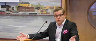 Oppositionen lägger sig inte i (S)triden