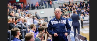 Nu fyller basketprofilen Eddie 80 år • Berättar om banden till spelarna • ”Jag har blivit som en extrapappa för några av killarna”