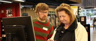 Krånglande mobiler togs omhand på biblioteket