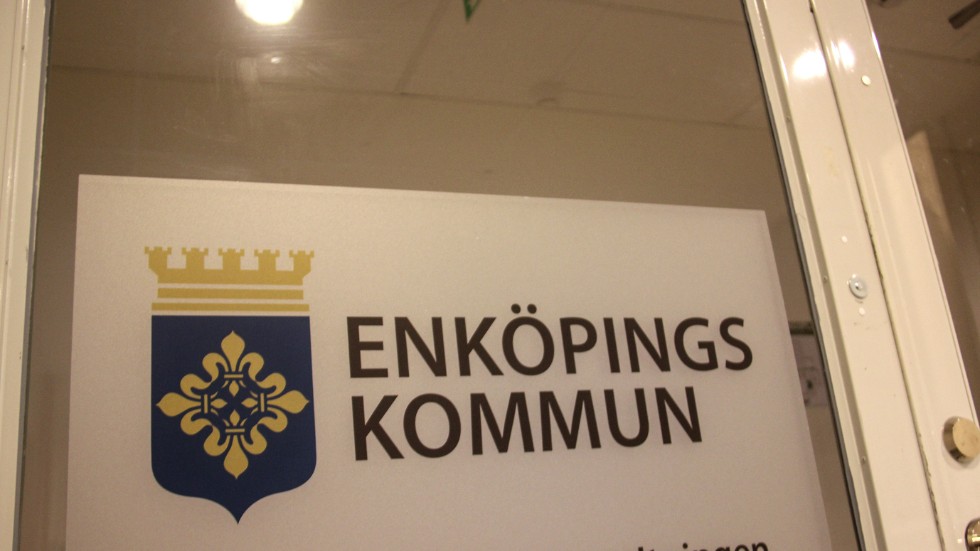 Personalbristen börjar bli akut efter coronautbrottet, uppger Enköpings kommun.