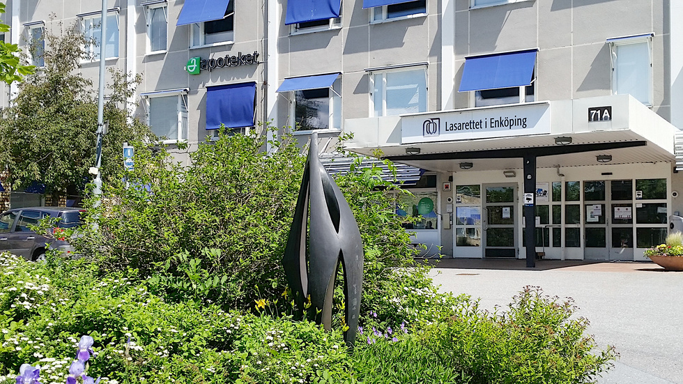 Lasarettet i Enköping hotas av vite på 200 000 kronor om inte arbetsmiljön på operationsavdelningen förbättras.