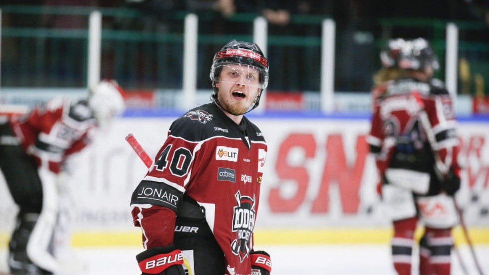 Jesper Ylivanio valde att flytta till Norge när Boden Hockeys erbjudande inte var i närheten av det han hade säsongen innan. "Det är klart att jag var besviken för jag hade verkligen velat spela kvar"