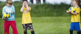 Nu hotas också fotbollsskolorna i sommar