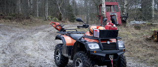 Fyra motordrivna fordon stals från tomt under natten