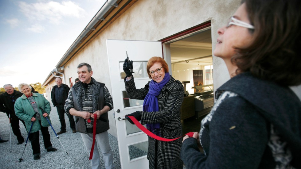 Gotlands förre landshövding Cecilia Schelin Seidegård inviger Fårölamm 2014.