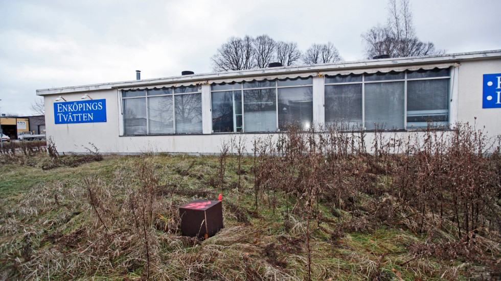 Området runt den gamla kemtvätten är starkt förorenat. Byggnaden är riven sedan länge och nu har den termiska saneringen påbörjats.