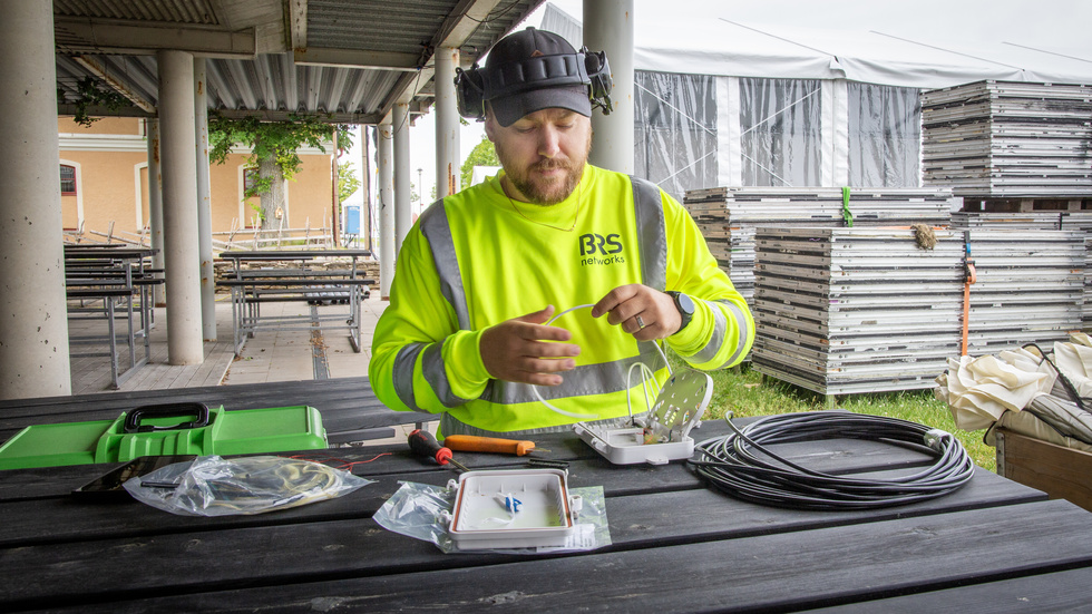 "Alla tält ska ha uppkoppling så det är en intensiv vecka", säger Jesper Hagelberg på BRS Networks. 