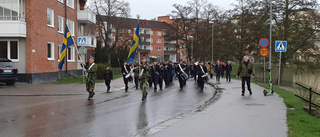 Här går reveljen genom stan – började redan vid sex