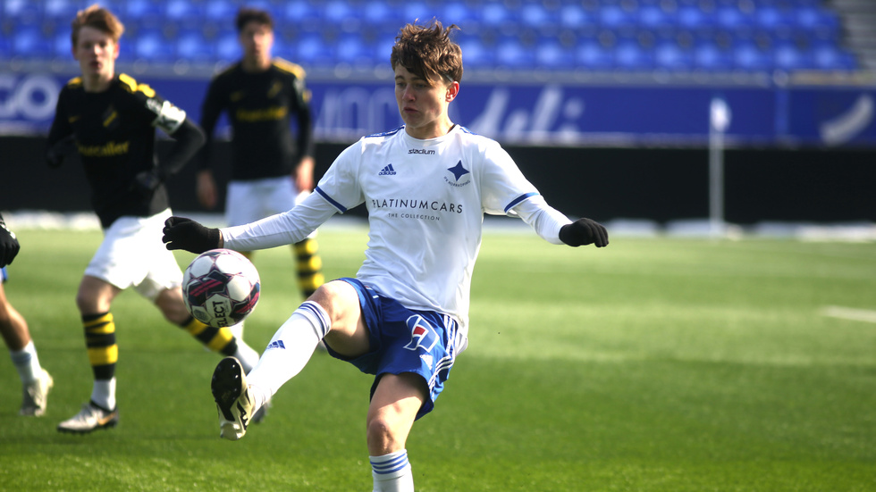 Efter att ha slagit ut AIK i semifinalen gör Åke Andersson och hans IFK Norrköping upp om ligacup-guld i Göteborg.
