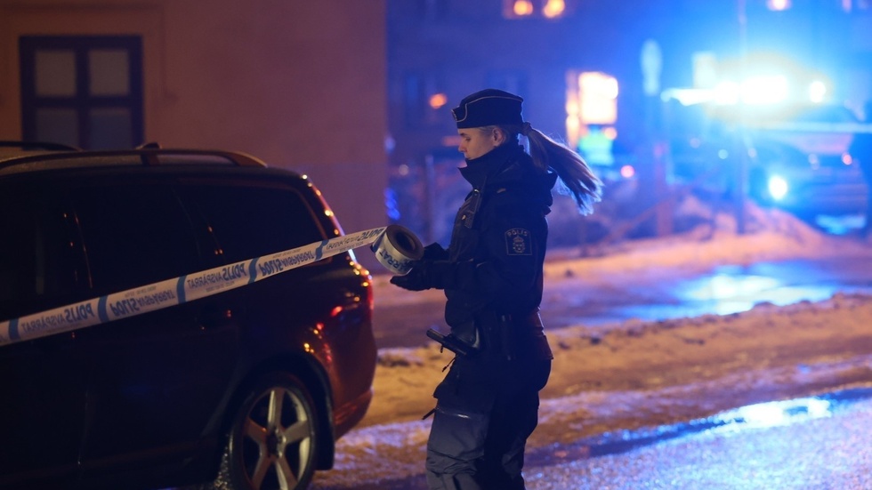 En stor polisinsats larmades till platsen efter skottlossningen i Uppsala. Nu döms en man för att ha skjutit. 