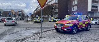 Äldre kvinna misstänks för brott efter krocken med bussen