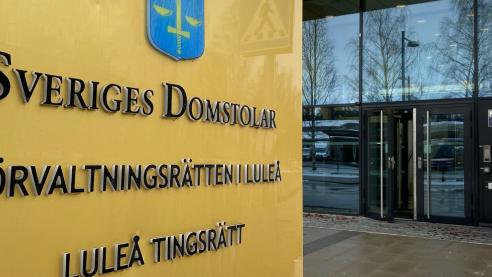 Mannen gav sig på personalen och dömdes för misshandel av Luleå tingsrätt. 