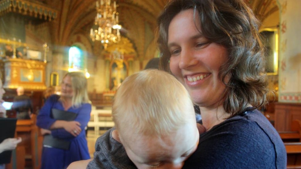 Yngsta lyssnaren Gabriel med sin mamma Kristina Lindh, korist i kammarkören.